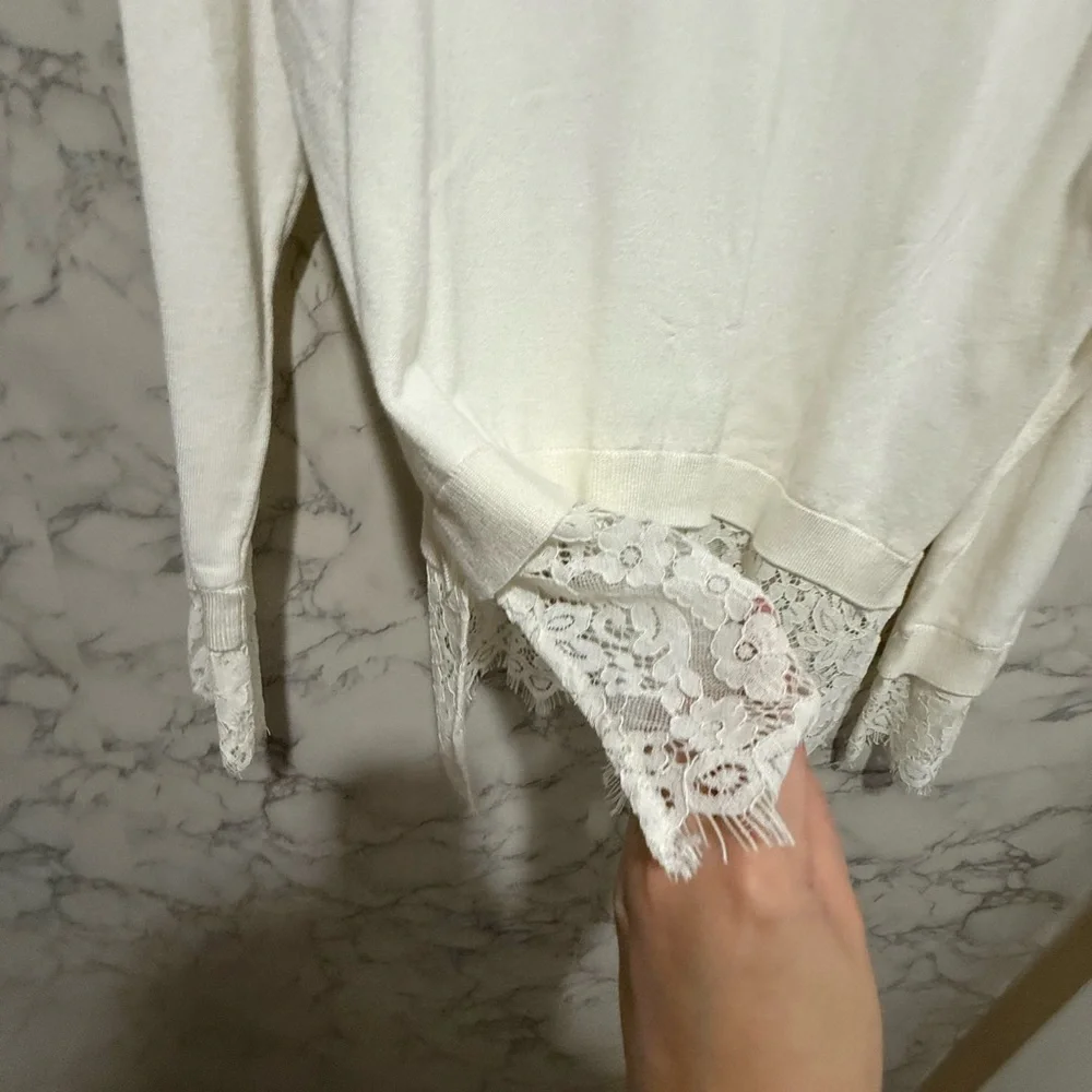 NEW Adrianna Papell Ivory V-Neck Sweater with Lace Hem XS